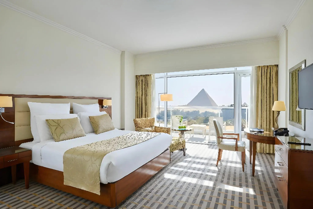 Cairo Pyramids Hotel