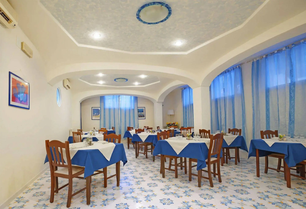 Iris Hotel