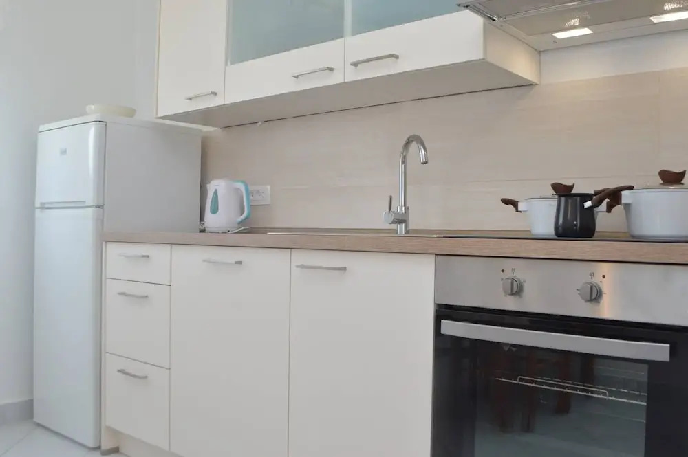 Room in Apartment - Charming Apartment Venilia Blue, Sleeps 4