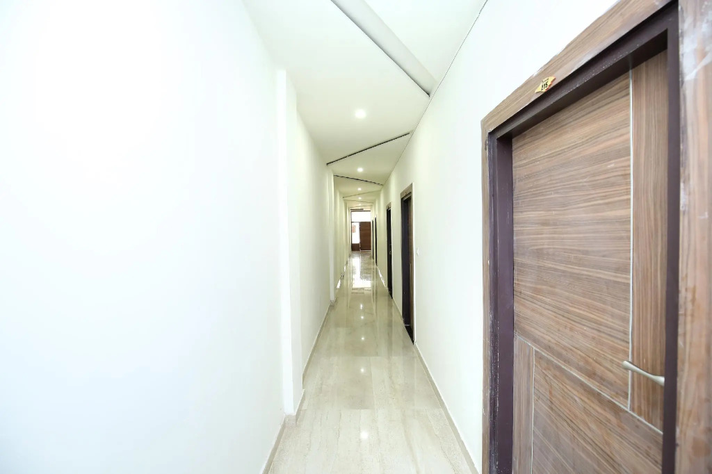 OYO 33470 Hotel S7