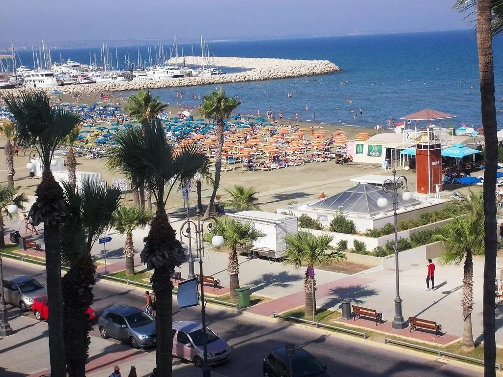 Krasas Beach Apts