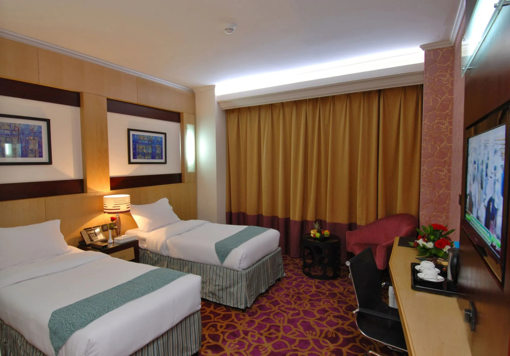 Gloria Al Madinah, Al Fayroz Al Massi