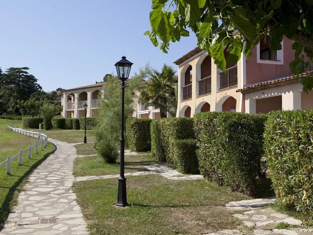 Provençal Apartment Near the Beautiful bay of Saint-tropez