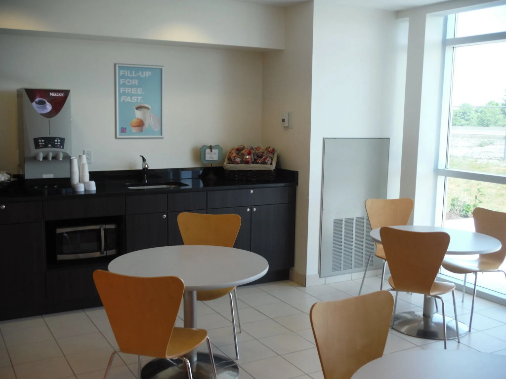 Motel 6-Kingston, ON