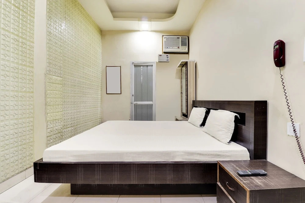Hotel Sunny by OYO Rooms