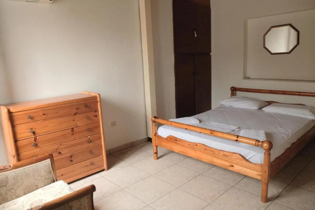Close to Airport 5 Bedroom Villa by the Sea