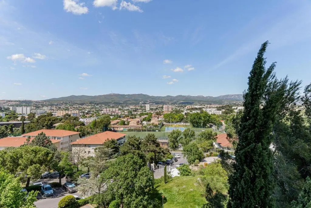Appart N Suites: 1 chambre et séjour au CALME+ PARKING+ NETFLIX