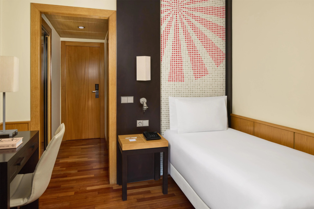 iStay by NH Ciudad de Valencia Hotel