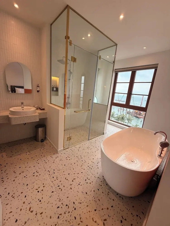 Maharaja Lounge & Hotels