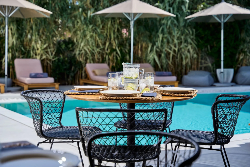 Adorno Beach Hotel and Suites
