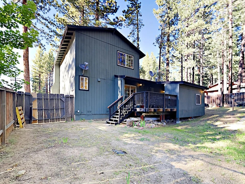 3575 April Dr Home 3 Bedrooms 2.5 Bathrooms Home