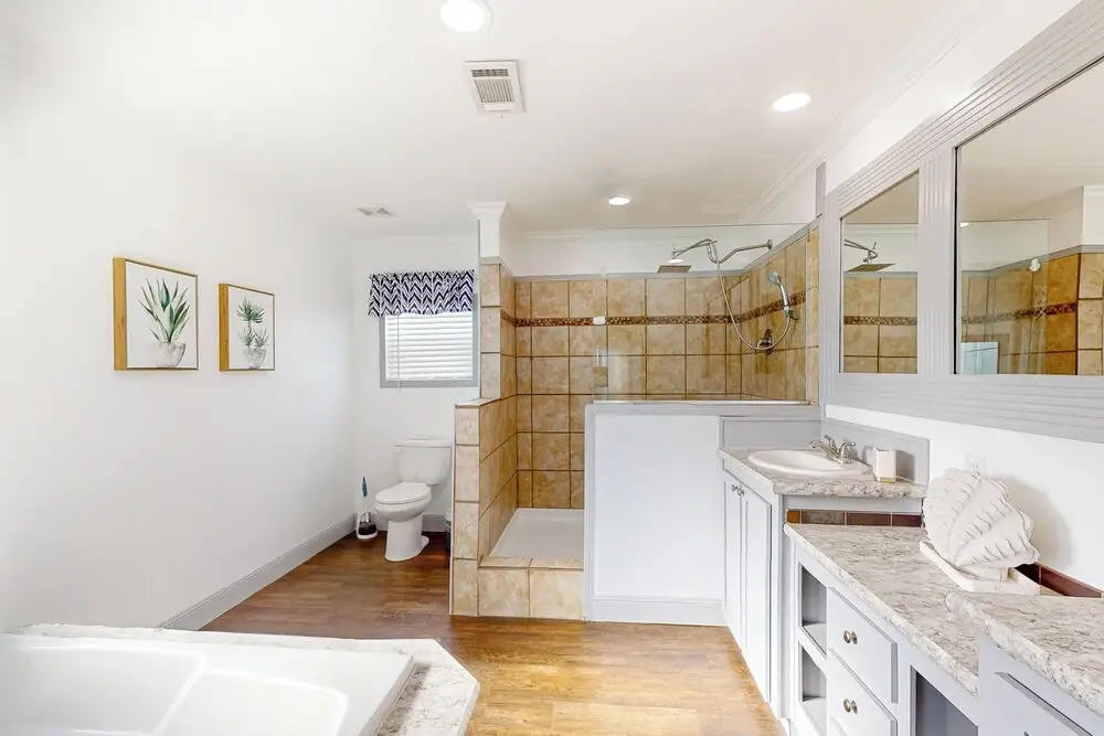 3BR Canal-front Home w/ Wifi & Boat Dock