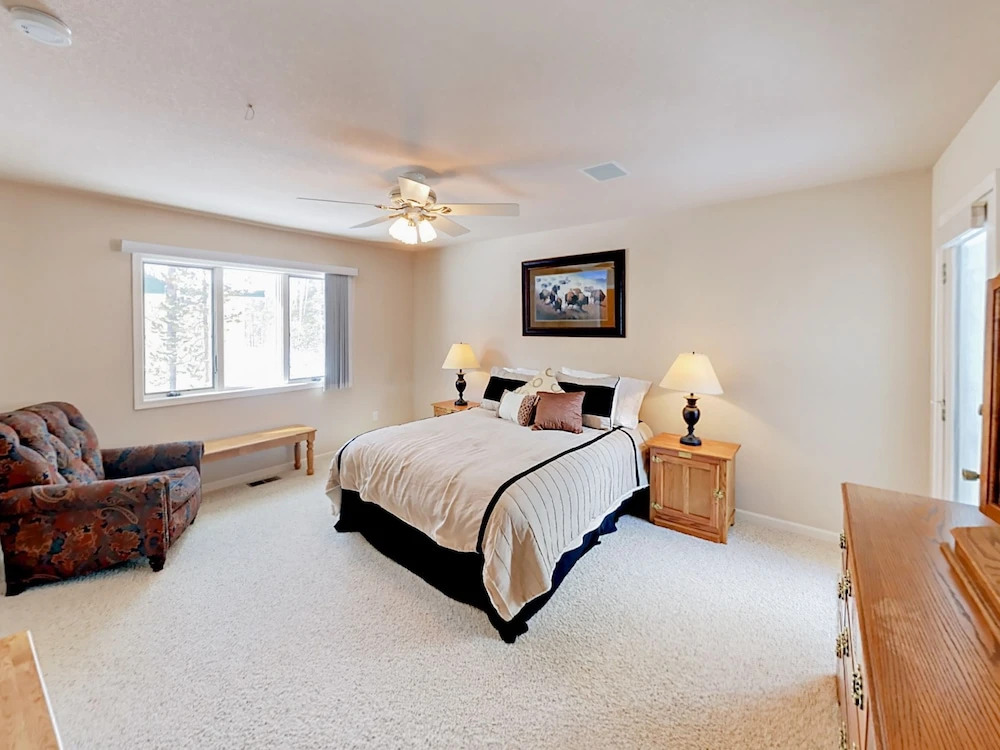 823 Mulligan St 3 Townhouse 5 Bedrooms 3 Bathrooms Townhouse