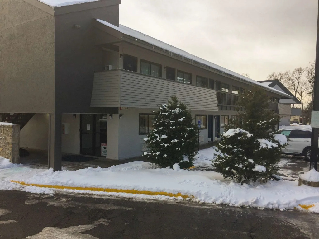 Motel 6-Burnsville, MN