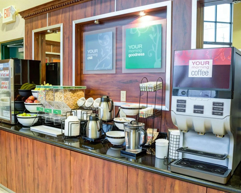 Comfort Inn & Suites Near Universal - N Hollywood - Burbank