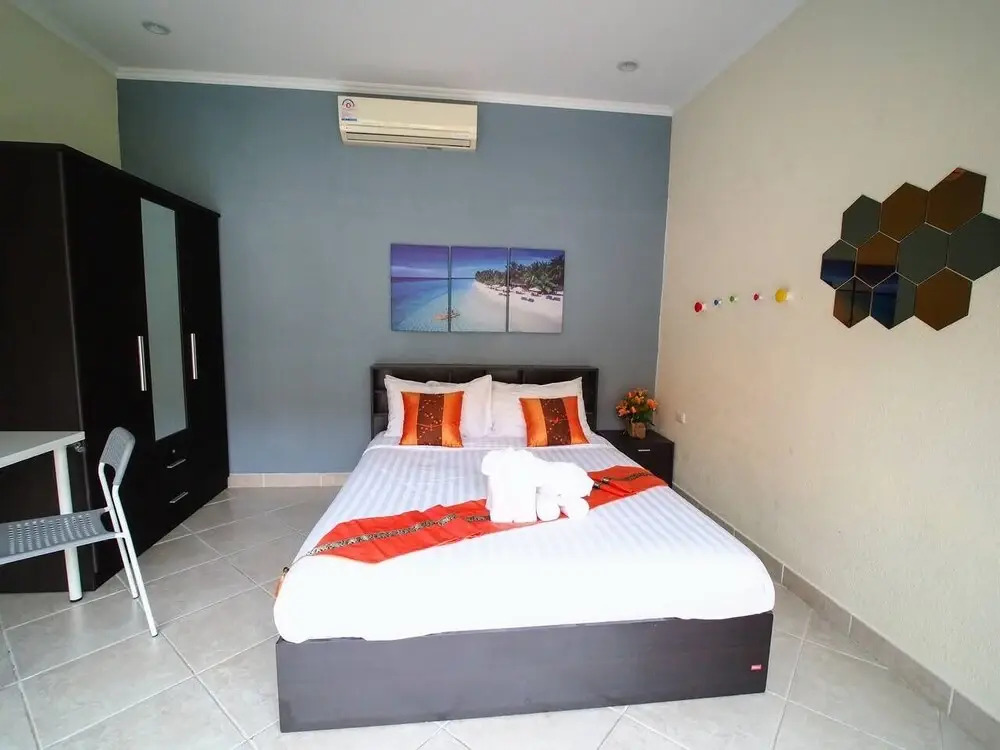 2 Bed Majestic Villa Near Beach