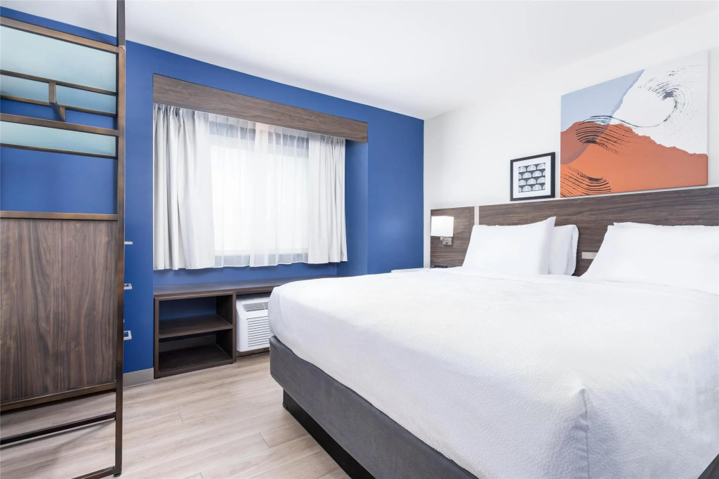 Spark by Hilton Clarion