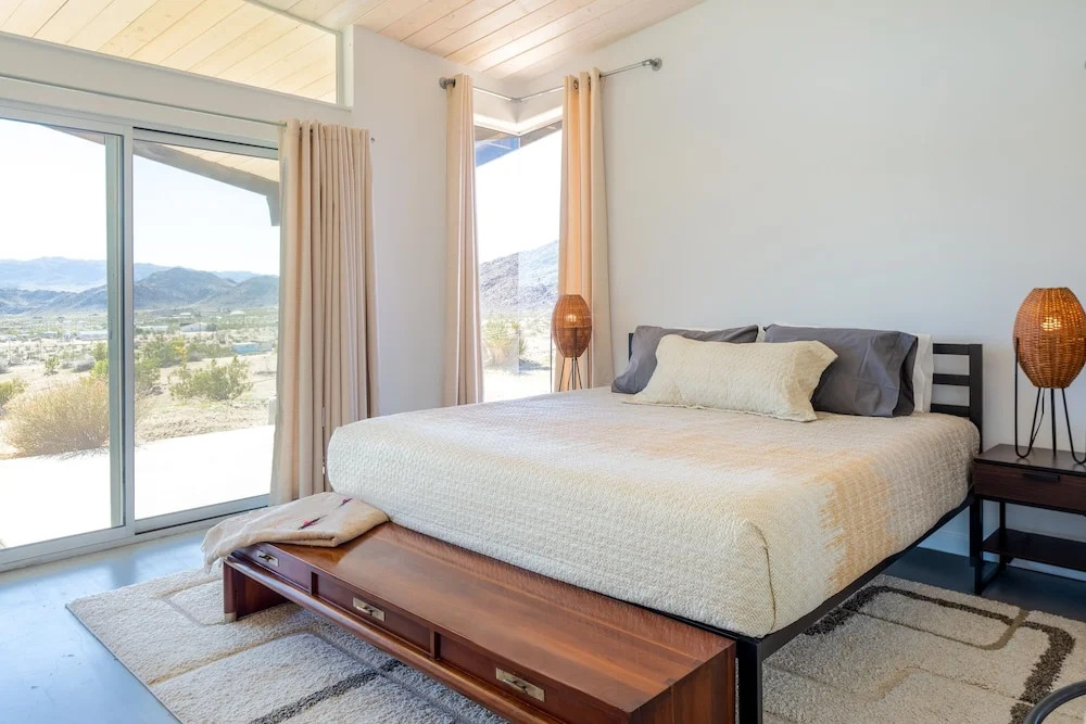 Las Alas Del Sol- A Desert Architectural Gem 2 Bedroom Home by RedAwning