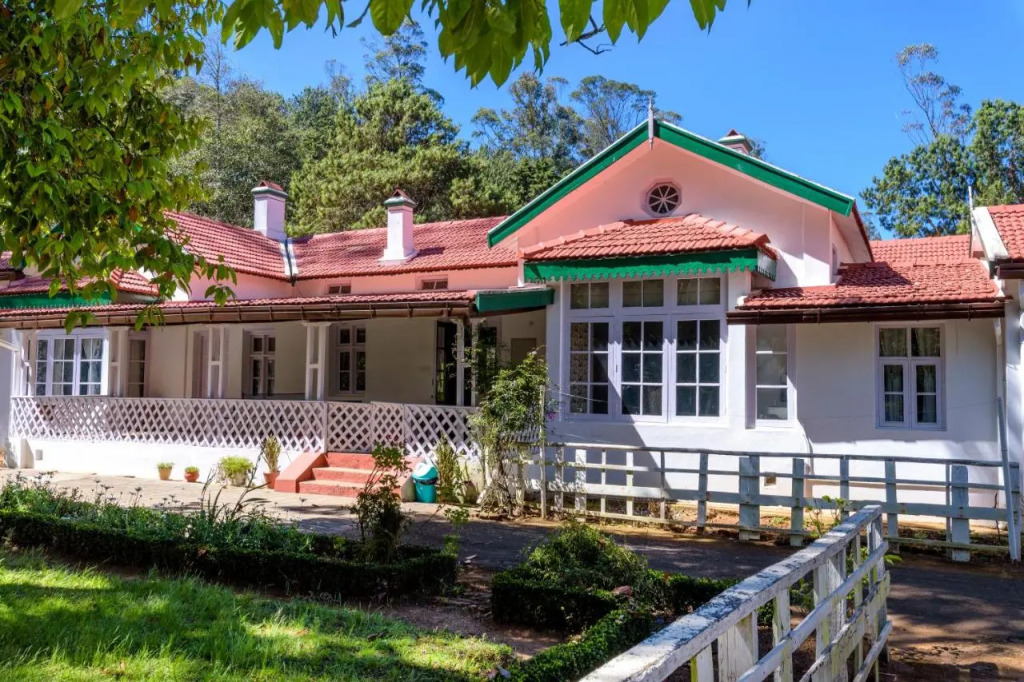 SaffronStays Milton Abbott Estate - 2BR colonial-era bungalow with garden, golf course views & bonfire nights near Ooty Golf Club