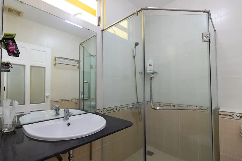 OYO 732 Dylan Hotel