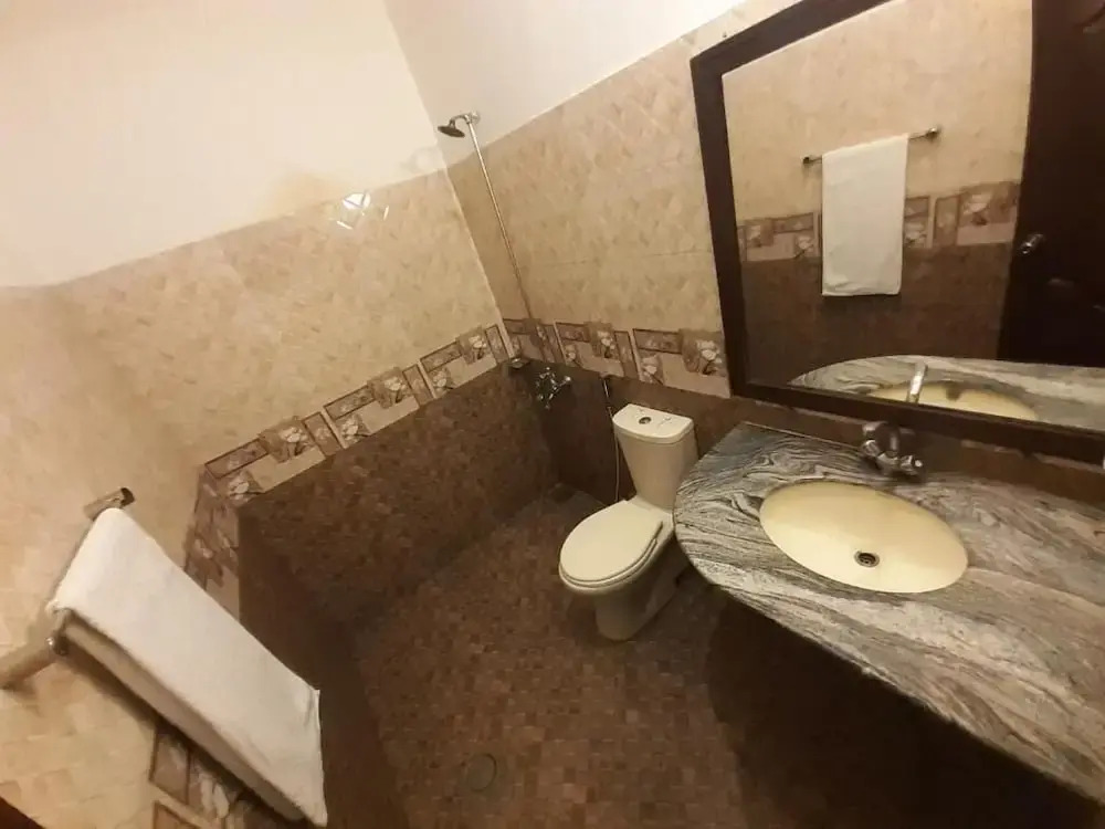 Gulberg Continental Hotel