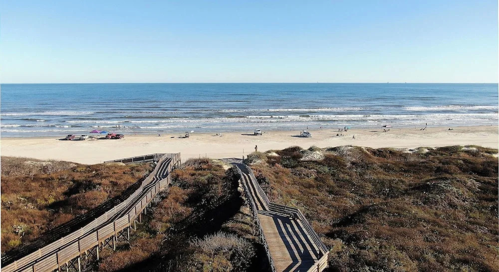 2 Dorado Dunes Homes by Avantstay Pools + Golf Cart Boardwalk Access Sleeps 22