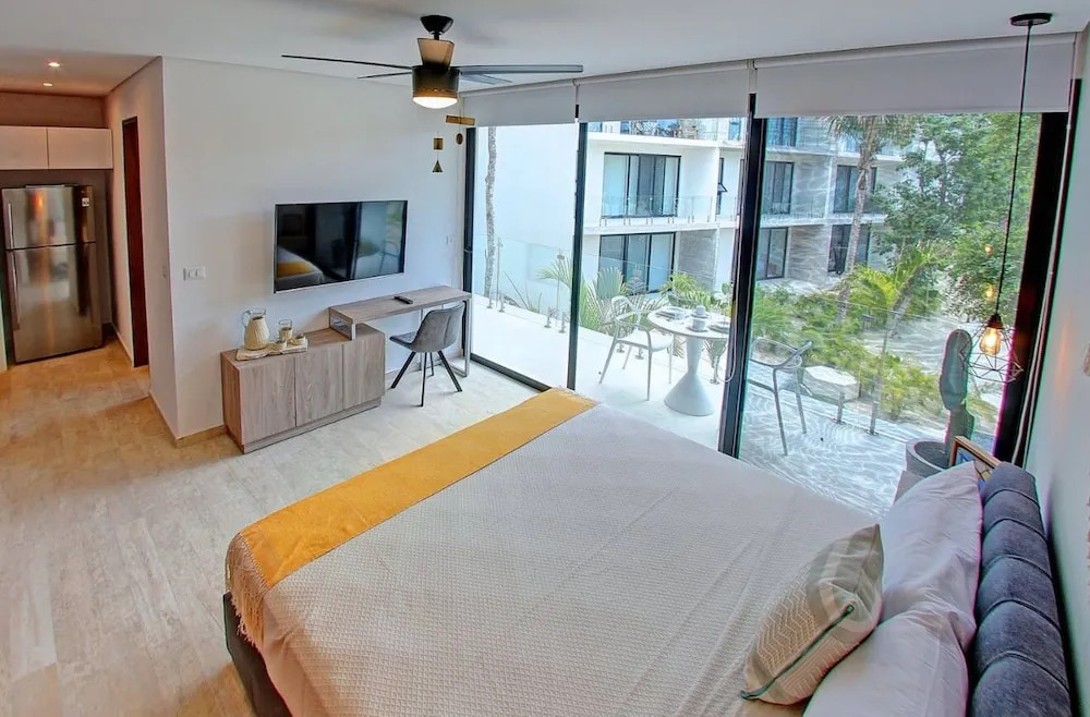 Trendy Studio, PANORAMIC D 202 – By Salt-Kisses