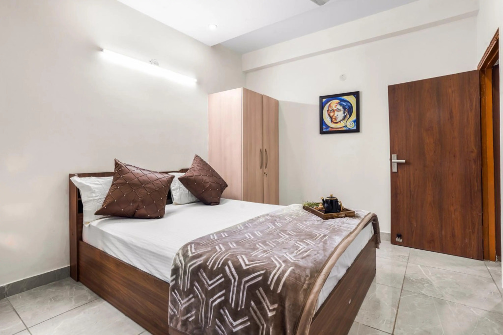 Entire Luxurious Apartment with kitchen near metro