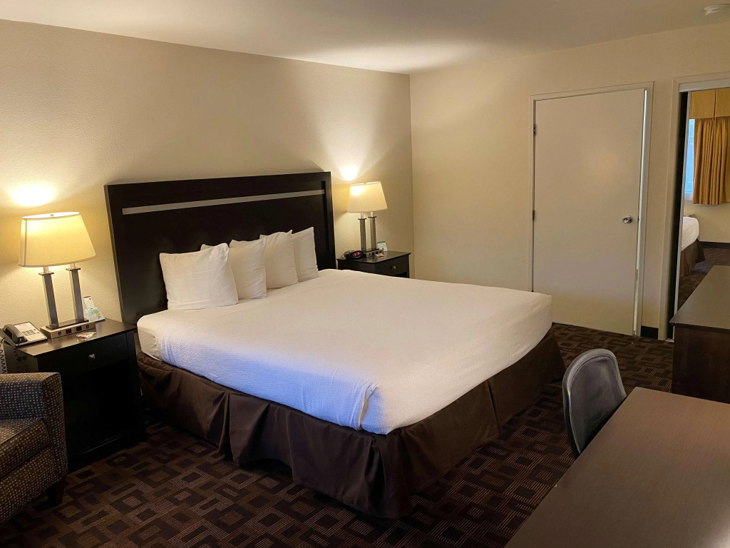 Best Western PLUS Inn of Hayward