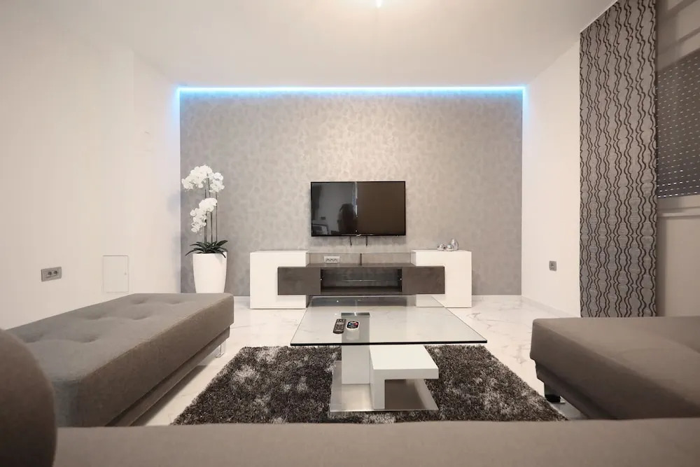 Luxury Majpruz Suites I
