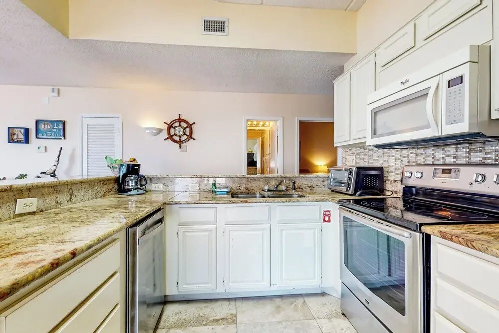 Shorefront Corner PH, 3br: Suntide III - Unit 1201