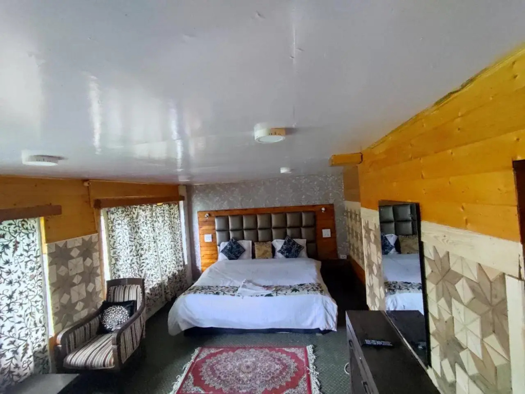 Hotel White House