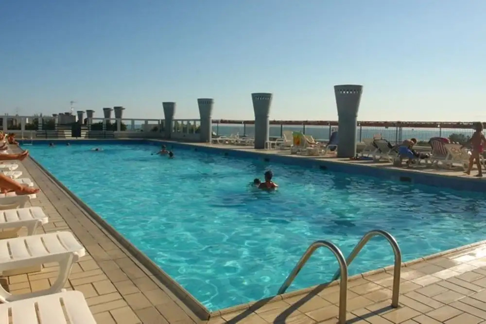Flat in Residence With Swimming Pool and Balcony
