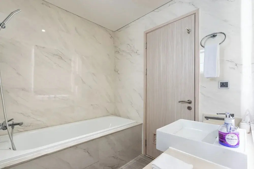 2BR Luxury in District 7