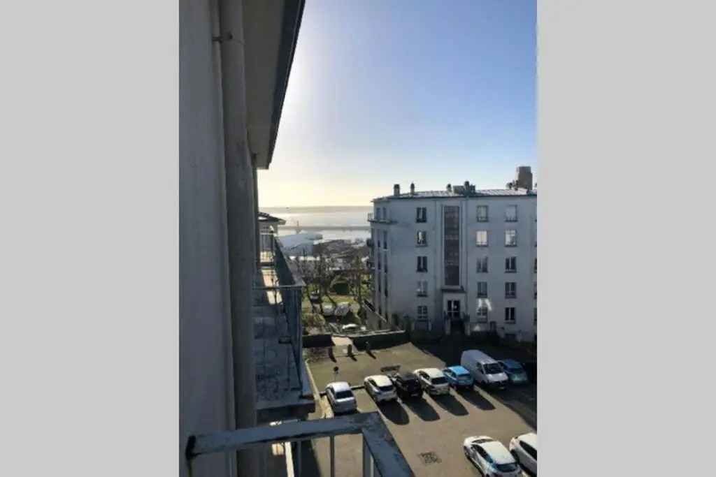 Koaven - Bel appartement 65m2 Cours Dajot - Balcon avec vue mer