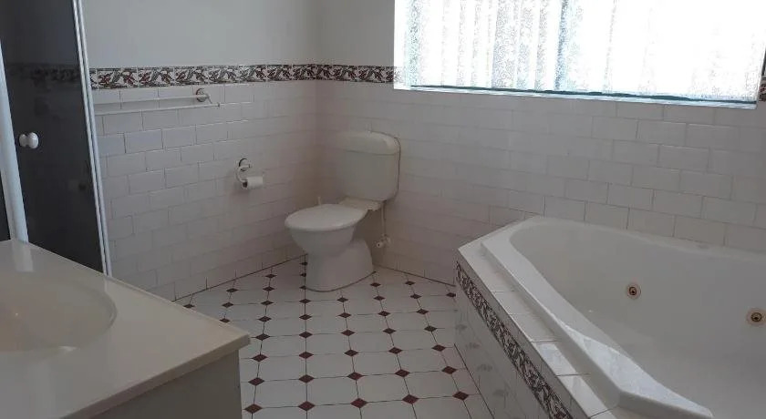 Acacia Apartments