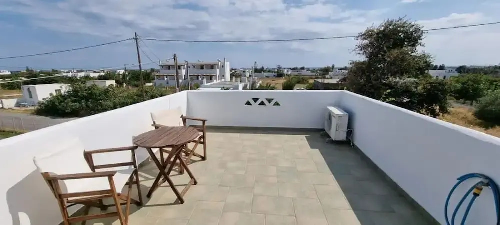 Skyros Luxury Poolside Getaway