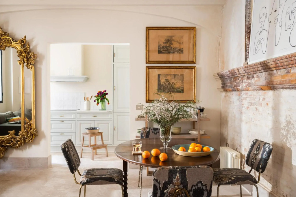 Villa Alfonso, Restored Palace House with gardens and Monuments Views