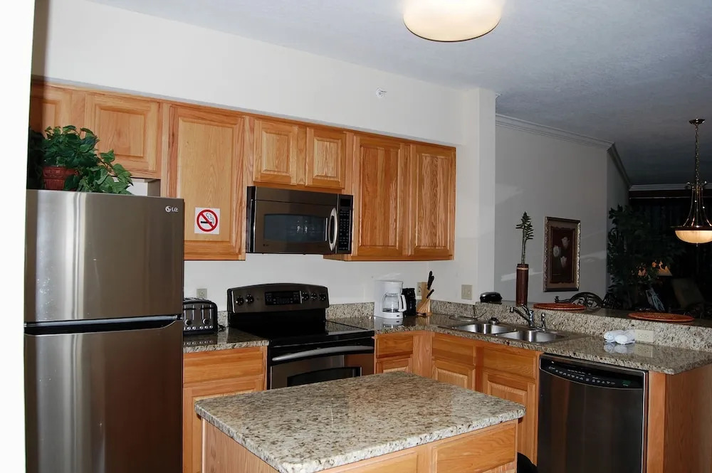 Legacy1-0802 2 Bedrooms 2 Bathrooms Condo