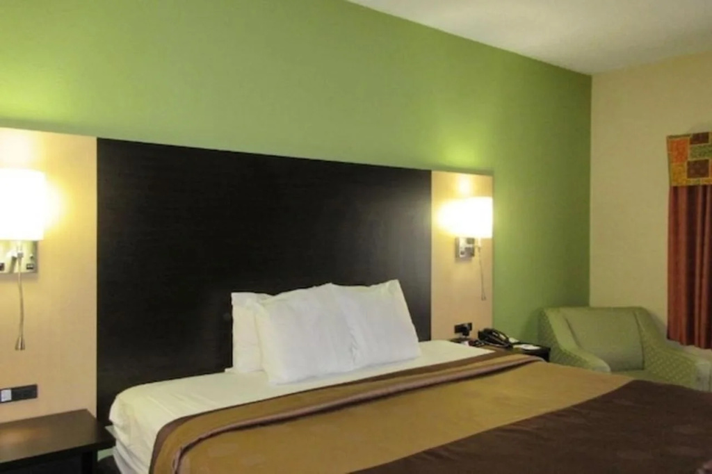 Saint Joseph Inn & Suites Benton Harbor near I-94