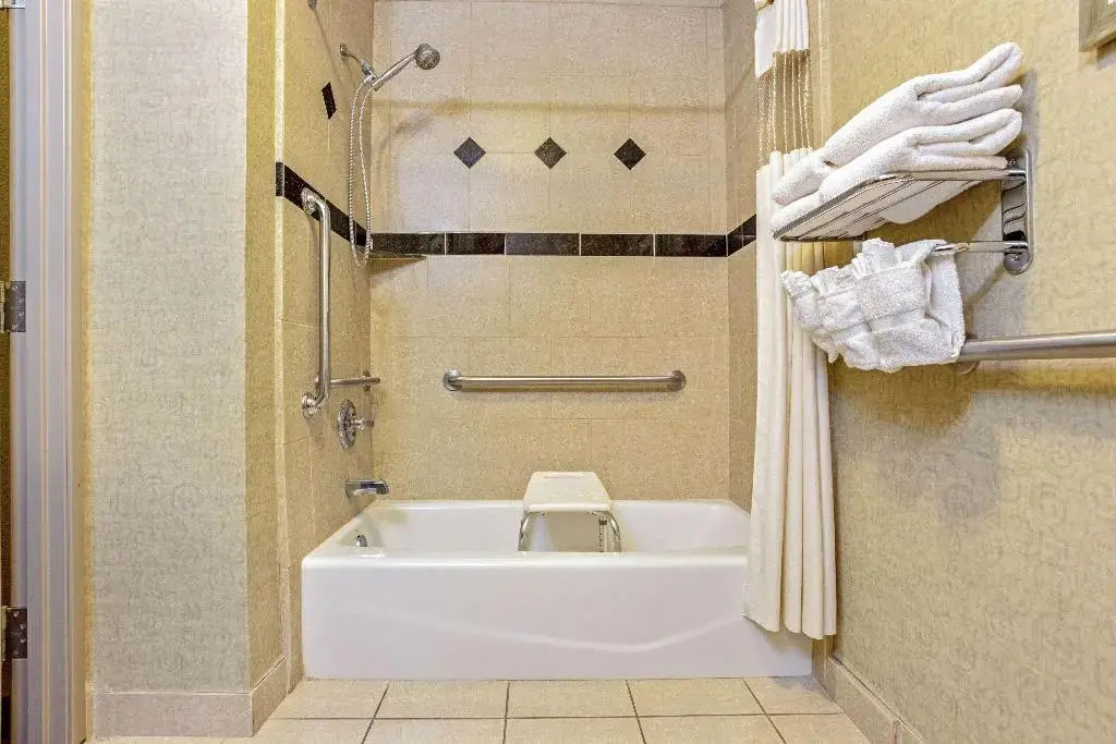 La Quinta by Wyndham Cleburne
