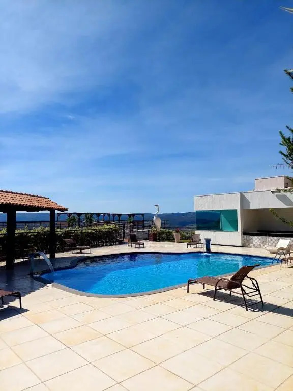 Casa no Mirante de Escarpas