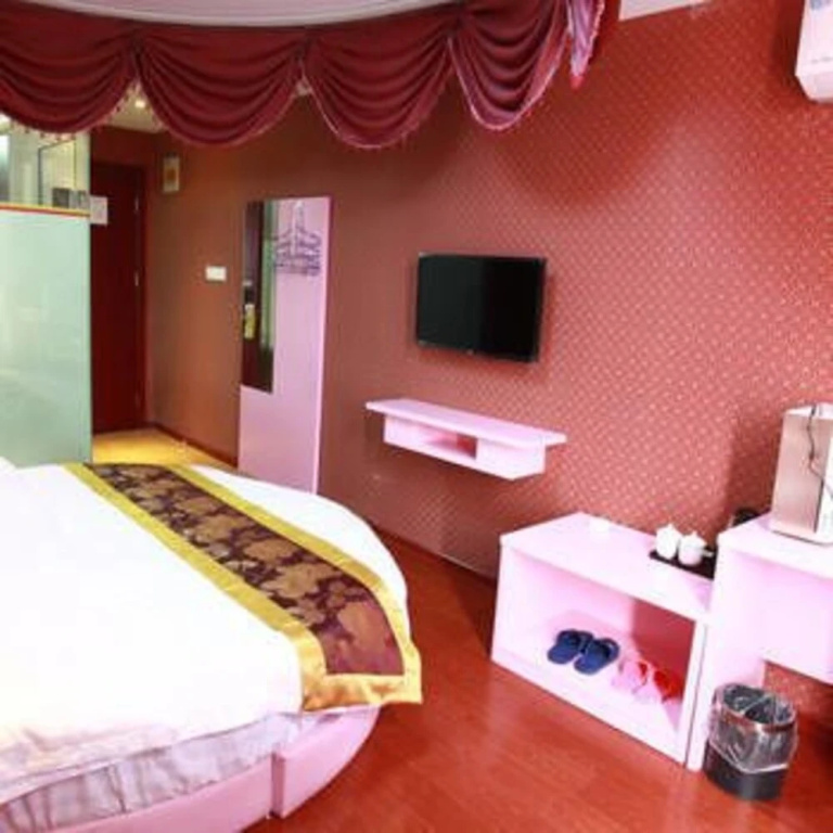 Super 8 Hotel