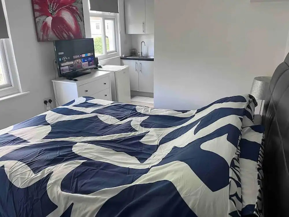 Remarkable Cozy 1-bed Studio in Romford London Uk