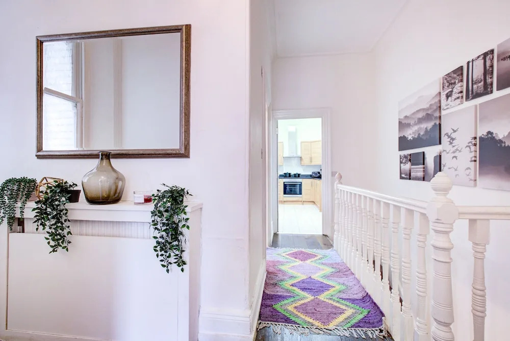 4-bedrooms 2-baths Independent Private Family Flat