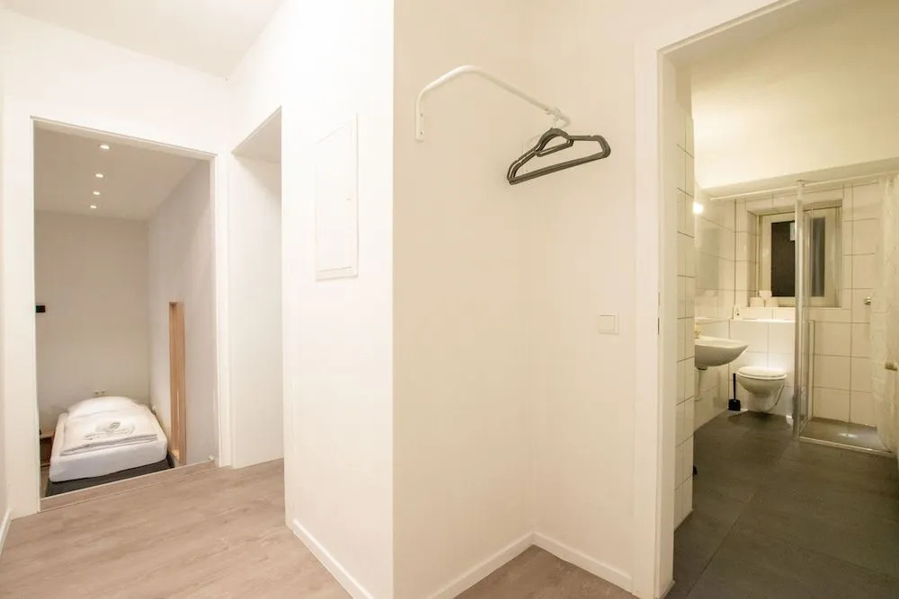 Tolstov-Hotels Large Apartment