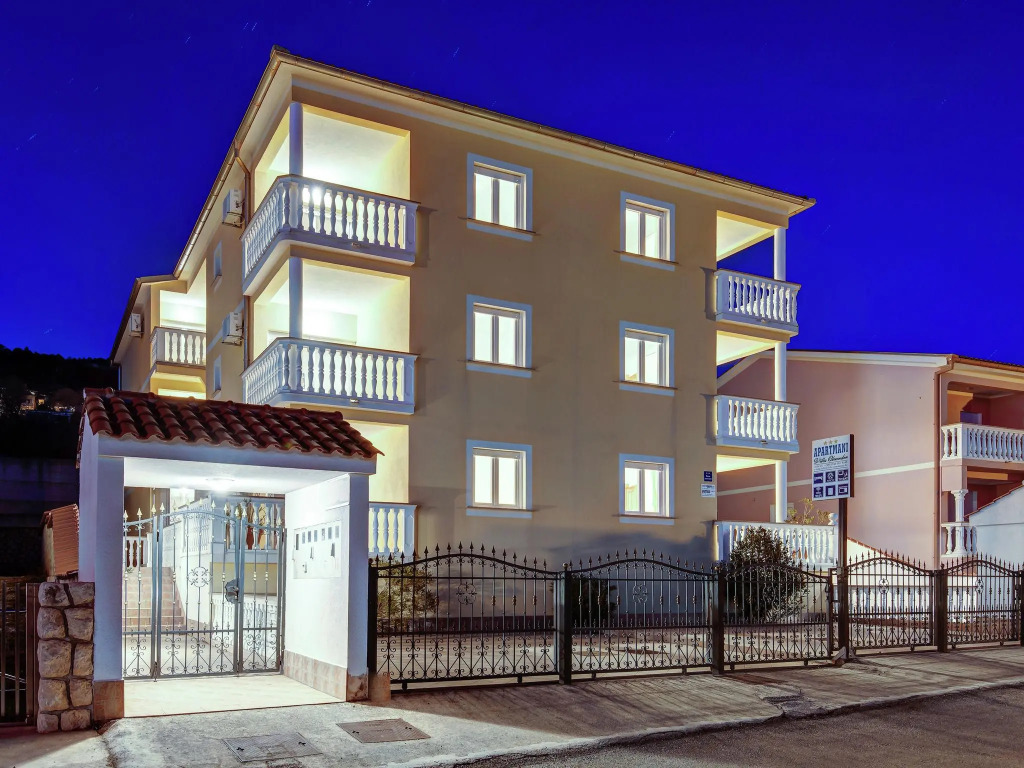 Tasteful Apartment in Dramalj with Swimming Pool