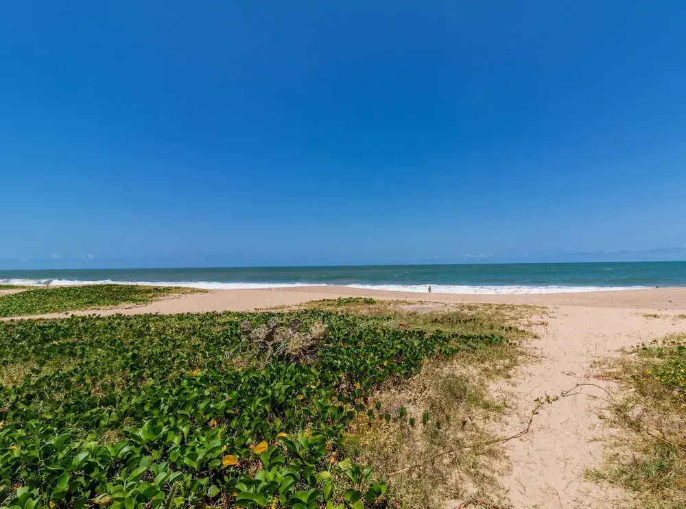 IT10 Bangalô Duplex 3 Suítes Pé na Areia