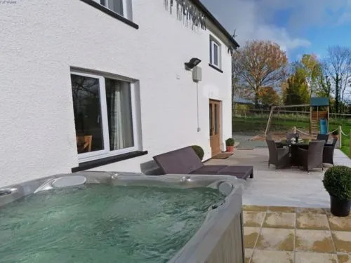 House Standary Llandrindod Wells