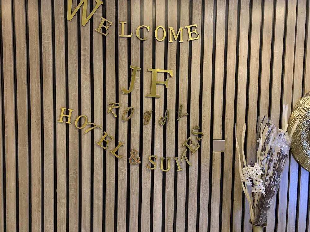 Jf Royal Hotel & Suites